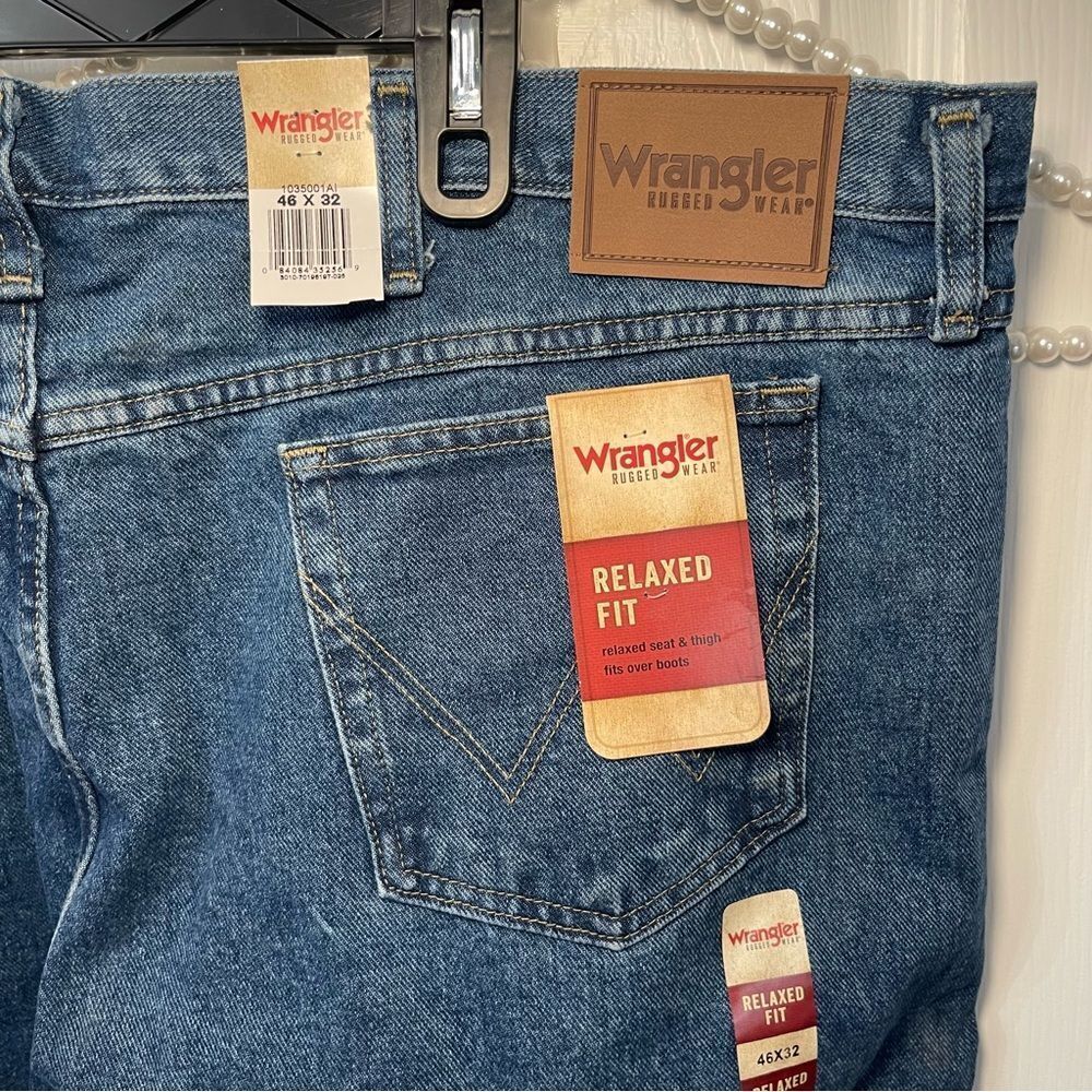 Wrangler Men's Classic Blue Relaxed Jeans
